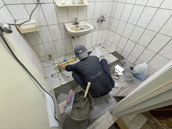 彰化浴室整修-浴室貼地磚