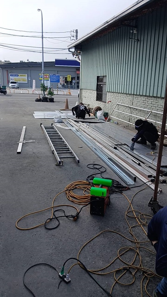 南投草屯鎮搭建白鐵平台工程