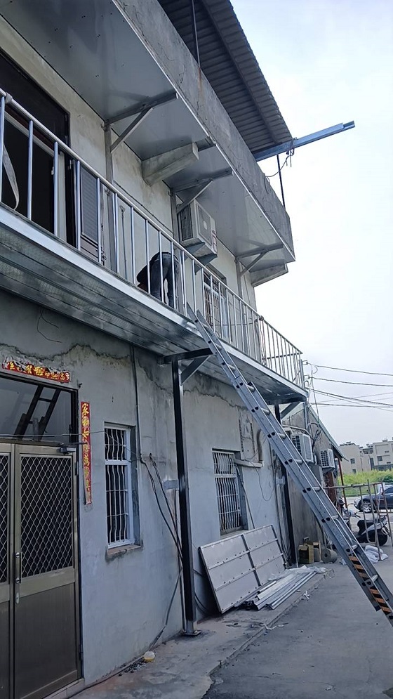南投草屯鎮搭建白鐵平台工程